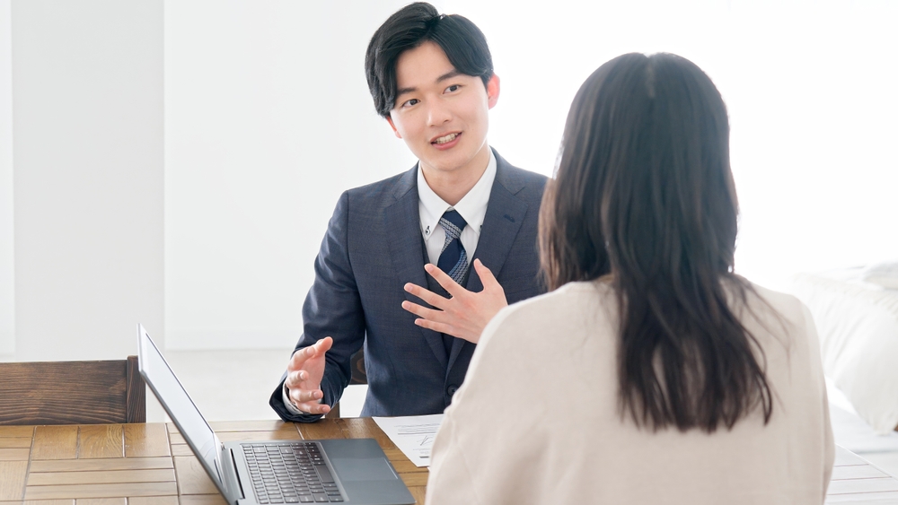 “단지 기반 파트너십에 있어서 아파트너 생태계 만큼 신뢰도있는 전문가 그룹이 없다고 생각합니다. 아파트너에 대한 신뢰와 높은 사용성이 협업의 성장 엔진이 됐죠." 썸네일